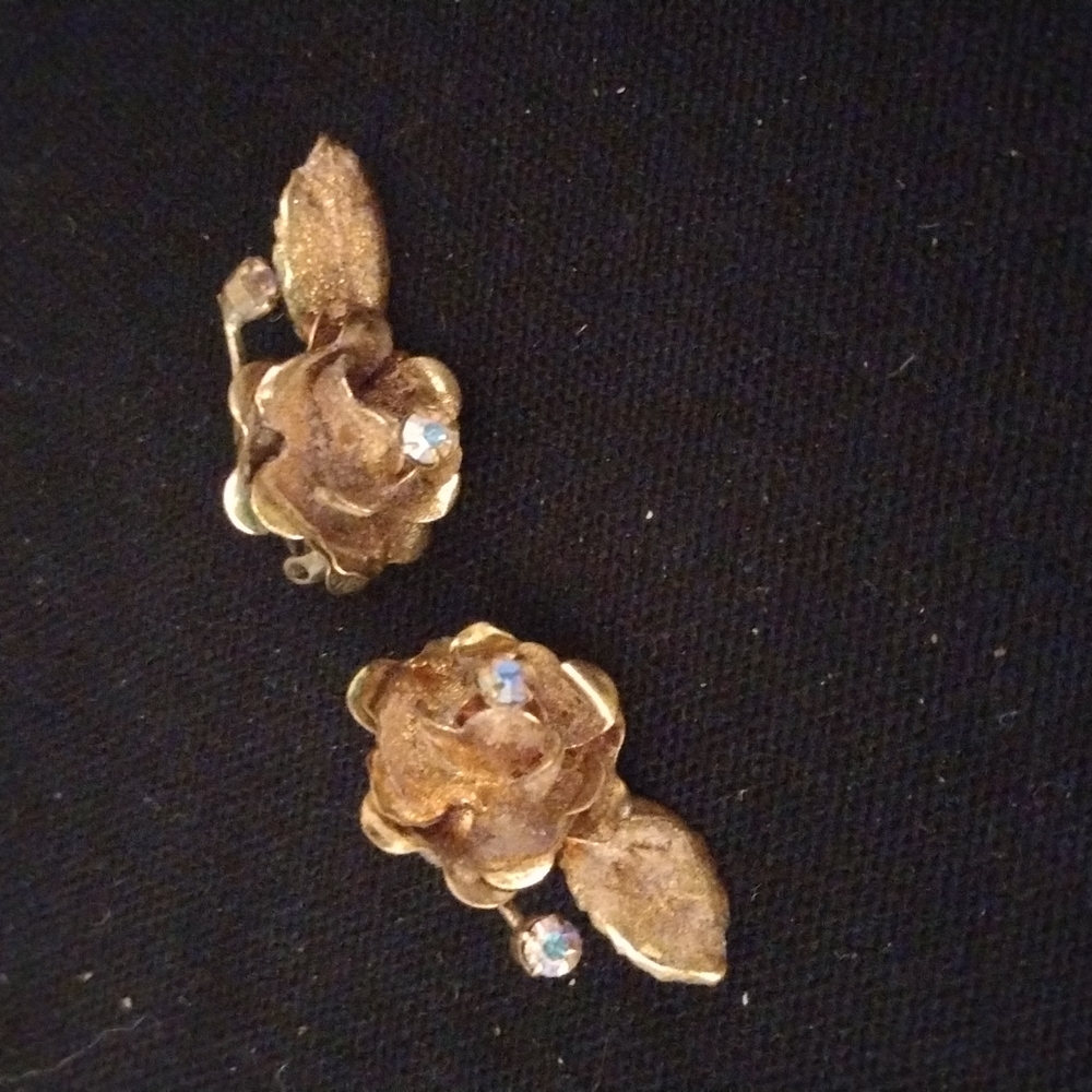 Vintage Austria Gold Tone Rose W/ Rhinestones Clip On Earrings